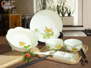 Bộ đồ ăn men kem vẽ hoa Sen vàng, 6 chi tiết