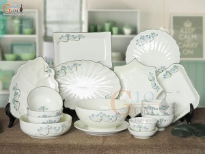 Bộ đồ ăn men kem vẽ hoa Sen xanh, 17 chi tiết