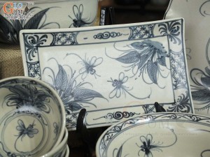 Bộ đồ ăn men rạn cổ họa tiết chuồn khoai, 16 chi tiết