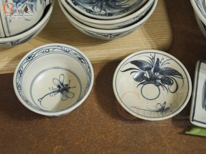 Bộ đồ ăn men rạn cổ họa tiết chuồn khoai, 16 chi tiết