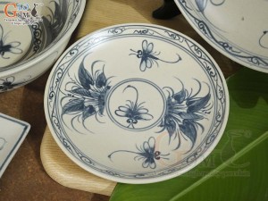 Bộ đồ ăn men rạn cổ họa tiết chuồn khoai, 16 chi tiết