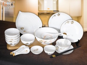 Bộ đồ ăn men trắng hoa Sen kẻ viền vàng 24k, 17 chi tiết