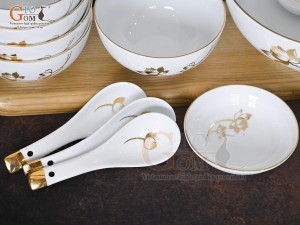 Bộ đồ ăn men trắng hoa Sen kẻ viền vàng 24k, 17 chi tiết