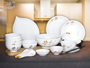 Bộ đồ ăn men trắng hoa Sen kẻ viền vàng 24k, 17 chi tiết