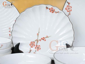 Bộ đồ ăn men trắng vẽ Đào đỏ, 14 chi tiết