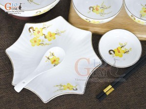 Bộ đồ ăn men trắng vẽ hoa Mai vàng, 7 chi tiết