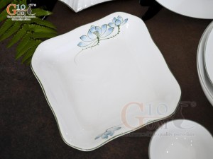 Bộ đồ ăn men trắng vẽ hoa Sen xanh, 15 chi tiết