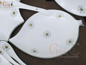 Bộ đồ ăn men trắng vẽ ngàn hoa, 19 chi tiết