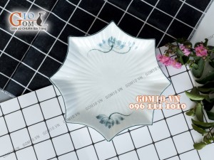 Bộ đồ ăn men trắng vẽ sen xanh, 15 chi tiết
