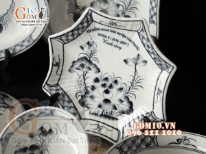 Bộ đồ ăn quà tặng men chàm cổ họa tiết sen đen, in logo