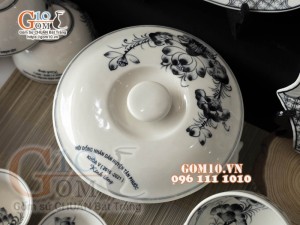 Bộ đồ ăn quà tặng men chàm cổ họa tiết sen đen, in logo
