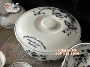 Bộ đồ ăn quà tặng men chàm cổ họa tiết sen đen, in logo