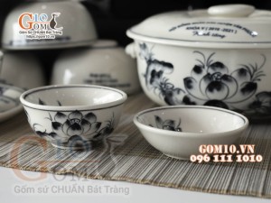 Bộ đồ ăn quà tặng men chàm cổ họa tiết sen đen, in logo