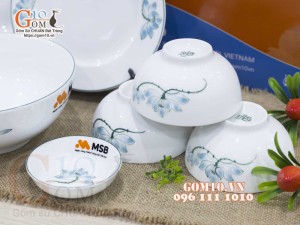 Bộ đồ ăn quà tặng men trắng vẽ sen xanh, in logo