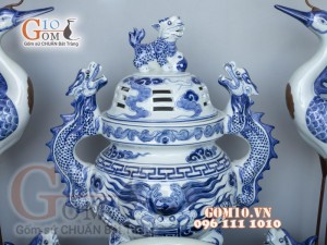 Bộ đồ thờ men lam cổ vẽ Sen Phú Quý Tài Lộc 01, cả đỉnh hạc