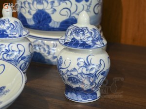 Bộ đồ thờ men lam vẽ Sen Đại Cát, 13 chi tiết (Ban Thờ 1m27-1m53)