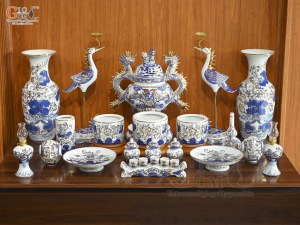 Bộ đồ thờ men lam vẽ Sen Đại Cát vẽ vàng, 23 chi tiết (Ban Thờ 1m53)