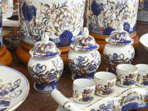 Bộ đồ thờ men lam vẽ Sen Đại Cát vẽ vàng, 23 chi tiết (Ban Thờ 1m53)