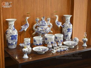 Bộ đồ thờ men lam vẽ Sen Đại Cát vẽ vàng, 23 chi tiết (Ban Thờ 1m53)