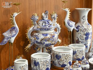 Bộ đồ thờ men lam vẽ Sen Đại Cát vẽ vàng, 23 chi tiết (Ban Thờ 1m53)