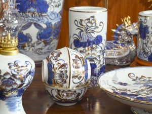 Bộ đồ thờ men lam vẽ Sen Đại Cát vẽ vàng, 23 chi tiết (Ban Thờ 1m53)