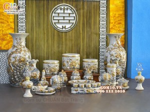 Bộ đồ thờ men rạn đắp nổi Sen Cát Tường vẽ vàng 24k - 01