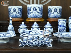 Bộ đồ thờ men trắng họa tiết Tứ Cảnh Ngũ Phúc (Ban thờ 1m75)