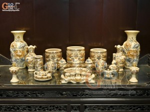 Bộ đồ thờ Như Ý Cát Tường men hoàng tộc đắp nổi Rồng vẽ vàng 24k (Ban thờ 1m75) Bộ đồ thờ Như Ý Cát Tường men hoàng tộc đắp nổi Rồng vẽ vàng 24k (Ban thờ 1m75)