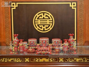 Bộ đồ thờ Như Ý Cát Tường men màu đắp nổi Rồng nền đỏ (Ban thờ 1m53)