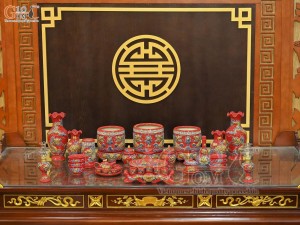 Bộ đồ thờ Như Ý Cát Tường men màu đắp nổi Rồng nền đỏ (Ban thờ 1m53) Bộ đồ thờ Như Ý Cát Tường men màu đắp nổi Rồng nền đỏ (Ban thờ 1m53)