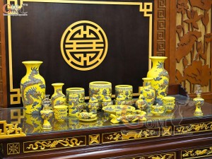 Bộ đồ thờ Như Ý Cát Tường men màu đắp nổi Rồng nền vàng (Ban thờ 1m75)