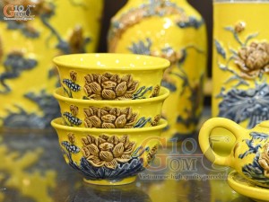 Bộ đồ thờ Như Ý Cát Tường men màu đắp nổi Rồng Sen nền vàng (Ban thờ 1m75)