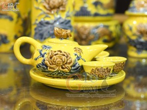 Bộ đồ thờ Như Ý Cát Tường men màu đắp nổi Rồng Sen nền vàng (Ban thờ 1m75)