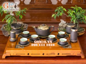 Bộ gốm tử sa vai vuông men đen chỉ bạc bọc đồng, đầy đủ phụ kiện