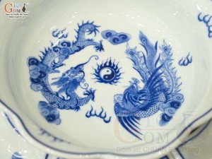 Bộ hoa mặt trời men lam cổ Rồng Phượng Như Ý, đường kính 45cm (cả khay gỗ)