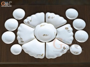 Bộ hoa mặt trời men trắng hoa sen kẻ chỉ viền vàng kim, 15 chi tiết đường kính 55cm
