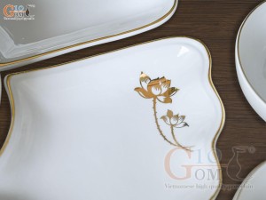 Bộ hoa mặt trời men trắng hoa sen kẻ chỉ viền vàng kim, 15 chi tiết đường kính 55cm