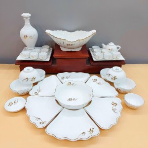 Bộ hoa mặt trời men trắng hoa sen kẻ chỉ viền vàng kim đường kính 55cm, 18 chi tiết