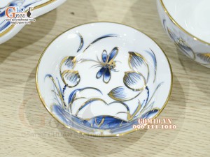 Bộ hoa mặt trời men trắng vẽ hoa sen tràm cổ, vẽ vàng 24k, đường kính 55cm, 15 chi tiết