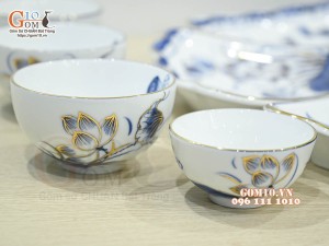 Bộ hoa mặt trời men trắng vẽ hoa sen tràm cổ, vẽ vàng 24k, đường kính 55cm, 15 chi tiết