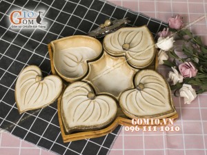 Bộ khay mứt tết 4 cánh tim men màu - khay gố