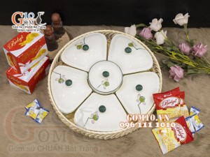 Bộ khay mứt Tết 5 cánh men kem vẽ Đài sen - khay mây