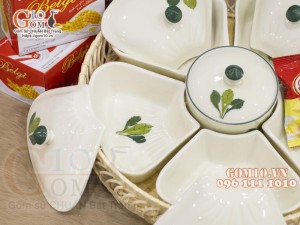 Bộ khay mứt Tết 5 cánh men kem vẽ Ngò gai- khay mây