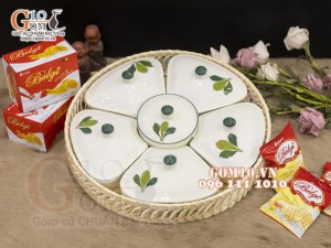 Bộ khay mứt Tết 5 cánh men kem vẽ Ngò gai- khay mây