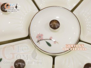 Bộ khay mứt Tết 5 cánh men kem vẽ đào phai - khay mây