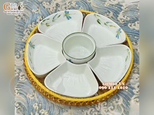 Bộ khay sứ 5 cánh hoa men kem vẽ Trúc chuồn, khay mây