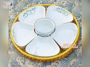 Bộ khay sứ 5 cánh hoa men trắng vẽ Sen xanh, khay mây