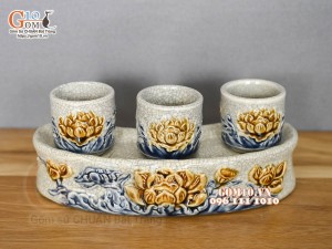 Kỷ cong 3 chén men rạn đắp nổi Sen Cát Tường