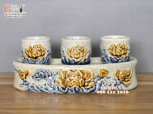 Kỷ cong 3 chén men rạn đắp nổi Sen Cát Tường