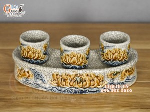 Bộ kỷ cong 3 chén men rạn đắp nổi Sen Tài Lộc